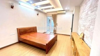 Cho thuê nhà Đội Cấn 40m², 5 tầng, 3PN, thông sàn, 13 triệu/tháng