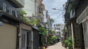Nhà hẻm xe tải 6m, cách mặt tiền 20m, 10 phút tới Eaon Mall Tân Phú