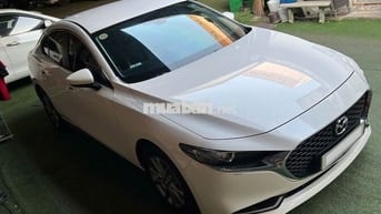 Mazda 3 Luxury 2025 màu trắng lướt 15.000 km