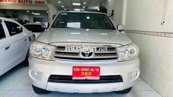 Toyota Fortuner 2010 Bạc Tự động