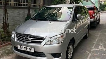 Toyota Innova 2.0E 2012 Số sàn Bạc