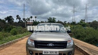 Ford Ranger 2.2 MT số sàn 1 cầu 2013 màu Vàng cát