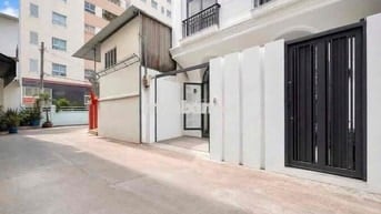Hot, Nguyễn Gia Trí- Hàng Xanh, Nhà 51m2 4 Tầng 6,6x8,5 Chỉ 11,x Tỷ