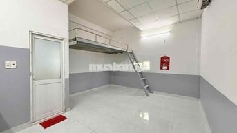 PHÒNG CÓ GÁC CAO 2M  SIÊU RỘNG NGAY NGÃ TƯ BỐN XÃ