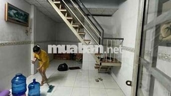 Cho thuê nhà DT 4x7 .1 lầu 2 phòng 1 wc DC 3405/ P7 Q8