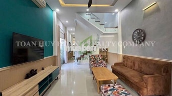 Villa Gần Biển Mỹ Khê | 180m² | 3 Phòng Ngủ | Sân Vườn Rộng