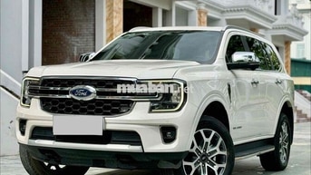Ford Everest Titanium SX 2022 Trắng