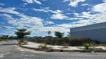 BÁN LÔ GÓC 2MT PHI BÌNH 5 - PHI BÌNH 8 270M2 CHỈ 15 TỶ