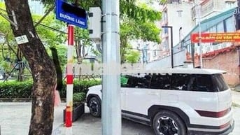 Nhà PL Đường Láng-Thiết Kế Hiện Đại- ô tô nằm teong nhà