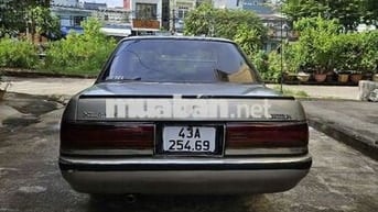 Toyota Cressida Máy Dầu Số sàn. Sang tên thoải mái