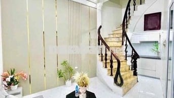 nhà bìa đỏ chính chủ 4 tầng xinh xắn