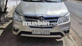 Toyota Innova E Vàng cát Số sàn