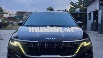 Kia Carnival 8 chỗ Tự động Xăng Đen