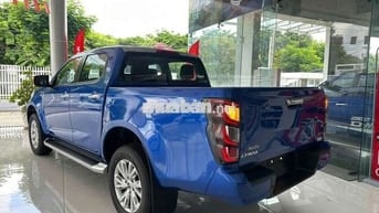 Isuzu D-Max 1 cầu tự động cao cấp 1 xe ***