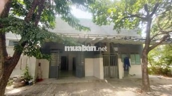 Cho thuê nhà cấp 4 mặt tiền 5m vỉa hè 2m rộng rãi