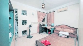 Bán Nhà đẹp vuông vắn chính chủ trung tâm cầu giấy
