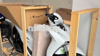 SH150 nhập Ý Mới 100% Trắng Giá alo