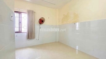 Cuối đường Hoa sữa, đi bộ 3 phút ra Phan Xích Long