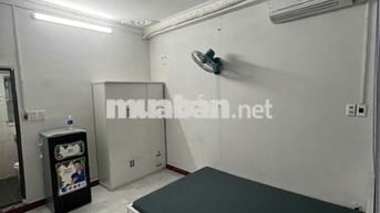 Cần sang nhà trọ 10 phòng 10 WC đường Trần Nhân Tôn