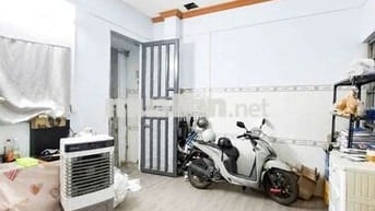 cho thuê trệt mặt tiền hẻm có gác lửng
