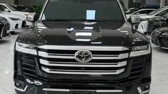 Bán Land Cruiser LC300 sản xuất 2022. Xe chạy ít. Giá cực rẻ.