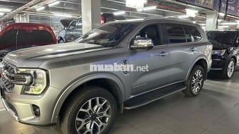 Ford Everest Titanium 4x4 2023 bảo hành2028 vay75%