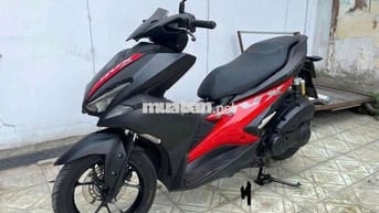 Yamaha NVX Thể thao màu Đen đỏ
