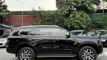 Ford Everest 2024 Đen 4 vạn km