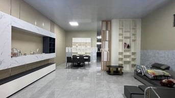 CHO THUÊ NHÀ MẶT TIỀN KINH DOANH 150M GẦN CHỢ DĨ AN NGANG 6,3M