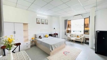 Cho thuê studio mới, thang máy cửa sổ lớn, ngay lý thường kiệt quận 10