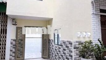 NHÀ ĐẸP Q4- 2 LẦU- SÂN RỘNG- DTS 18m2- CHỈ 1 TỶ nhỉnh