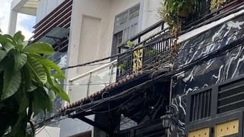 Nhà hẻm xe hơi, đẹp, thoáng mát, đầy đủ nội thất