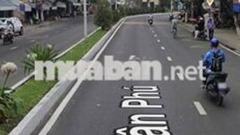 mặt bằng ngang 11m mặt tiền đường trần phú.