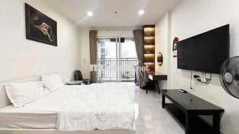 STUDIO BAN CÔNG NGAY CÔNG VIÊN LÀNG HOA