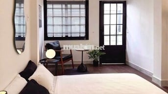 Căn Hộ Sang Trọng + kế bên SVD Hoa Lư Q1 + Tầng 1 + Ban công rộng 