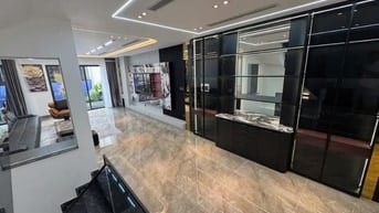 Bán nhà Lạc Long Quân 60m2, 6 tầng có thang máy, đường ô tô