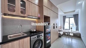 CĂN HỘ BAN CÔNG RỘNG 35m2 - FULL NỘI THẤT - NGAY CÔNG VIÊN LÀNG HOA