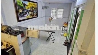 Cho thuê nhà nguyên căn.trệt 2 lầu 2pn2wc ( CMT8 p10 Q10)