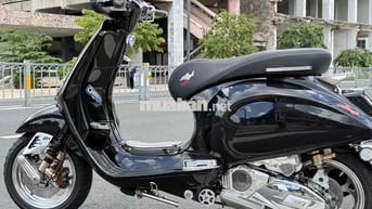 Piaggio Vespa Sprint 150CC Đen Tự động