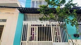Quận 7 – BÙI VĂN BA - 3 Tỷ 450 - Nhà 3 Tầng- Ngang 4,2m - Hẻm 2,5m