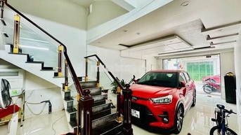68m diện tích đẹp rộng mênh mông,kinh doanh tốt,oto ngủ trong nhà