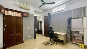 Cho thuê nhà ở tầng 1 và tầng 4 bên trong phố Nguyễn Thượng Hiền, HBT