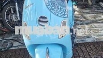Piaggio Vespa Xanh