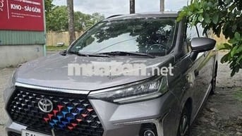 Toyota Veloz Cross 7 chỗ màu Xám