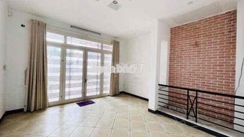 CHO THUÊ NHÀ VỊ TRÍ ĐẸP NGAY CẦU RỒNG TTTP 5.5 TẦNG