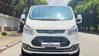 Ford Tourneo Titanium 2019 Trắng