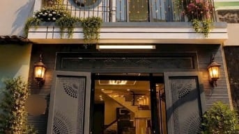 Bán nhà đẹp 4x10m 1 trệt 1 lầu gần Ngã Ba Giồng Hóc Môn hẻm xe hơi