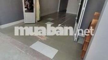 nhà sạch sẽ dt sd 90m²,nhà c4,gác lửng 2pn ,1 wc ,sân rộng thoáng