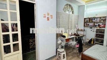 PASS PHÒNG LÝ THƯỜNG KIỆT - QUẬN 10 - BAN CÔNG - MÁY LẠNH