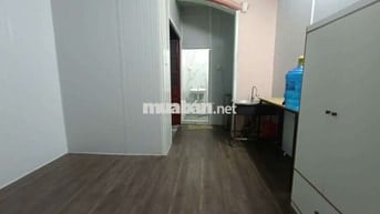 Phòng ban công sẵn nội thất, gần ngã 4 Thủ Đức-chợ Linh Trung 